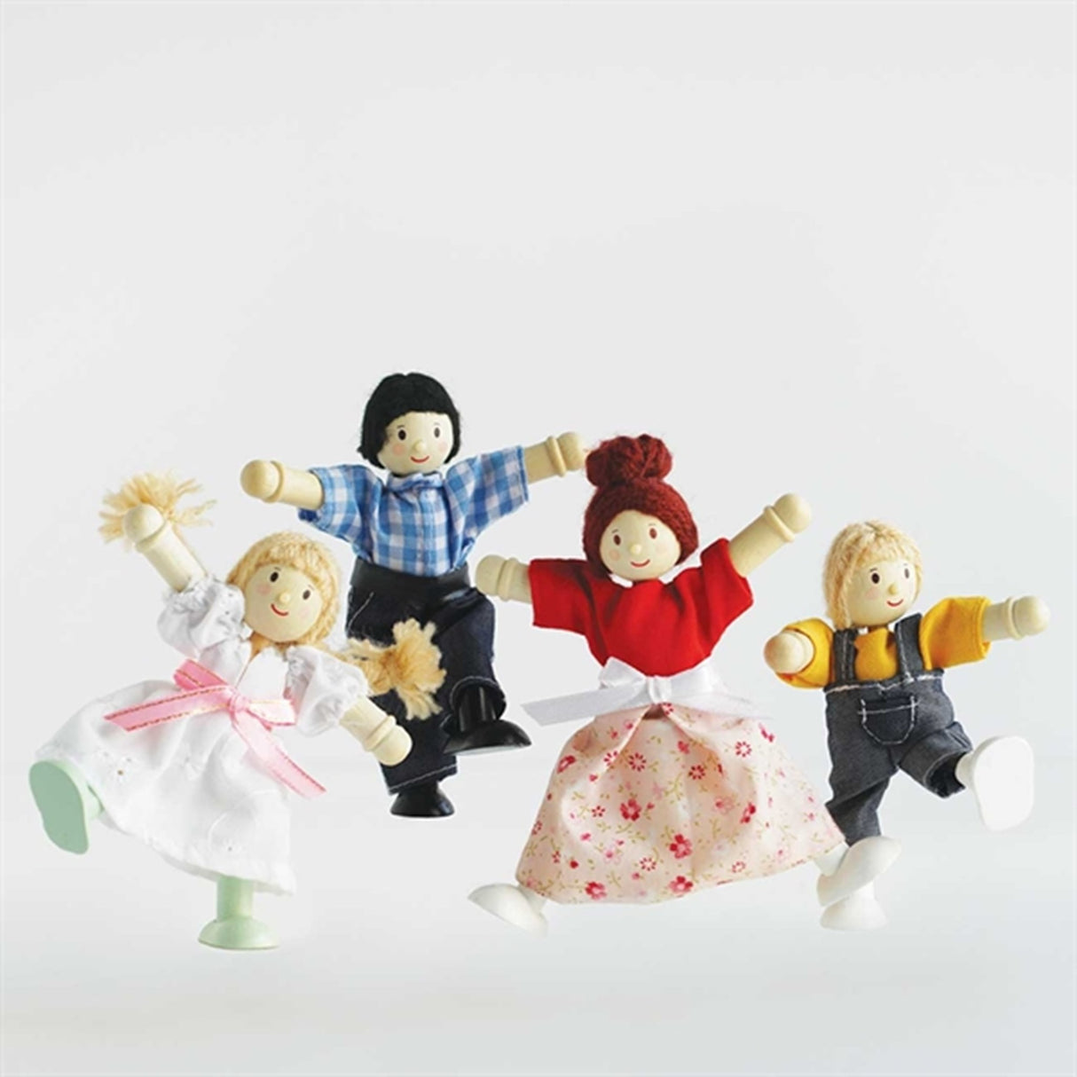 Le Toy Van Budkin Family Set