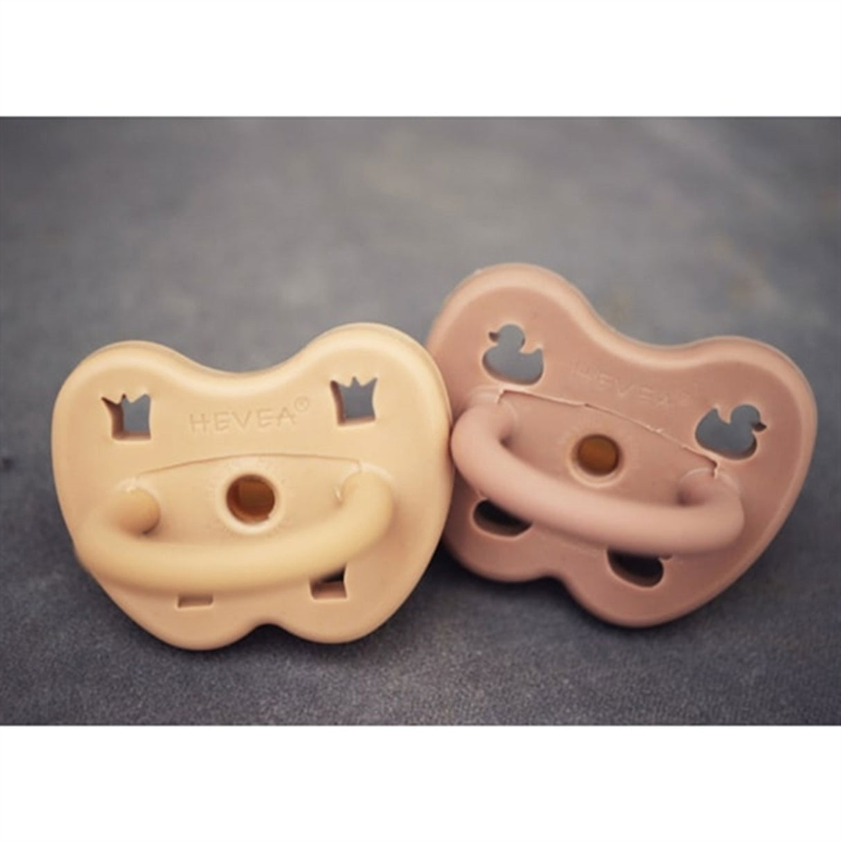 Hevea Pacifier 2-Pack Round Sandy Nude & Tan Beige