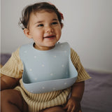 Mushie Silicone Bib White Daisy 2