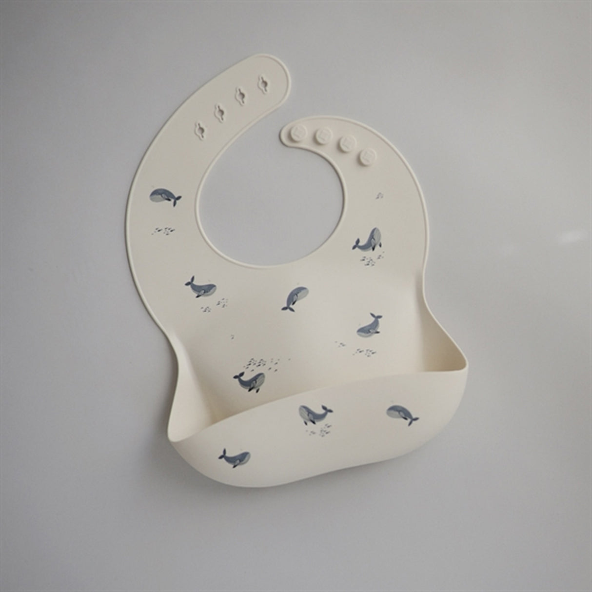 Mushie Silicone Bib Whales 3