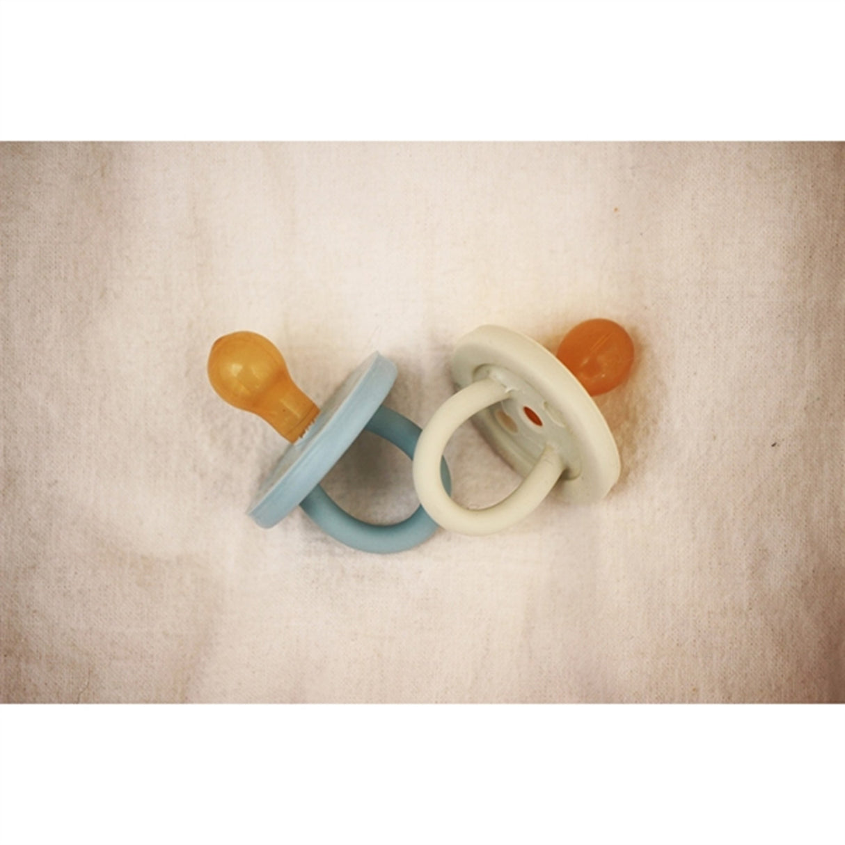 Hevea Bumi Bébé Pacifiers Round 2-pack Denim & Sage