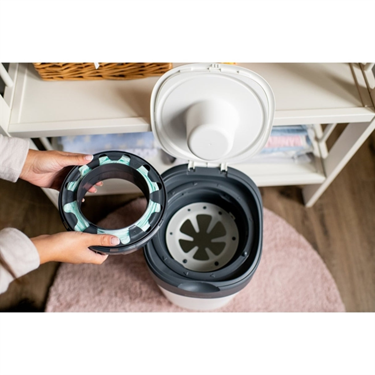 Tommee Tippee Twist & Click Diaper Bin White 5