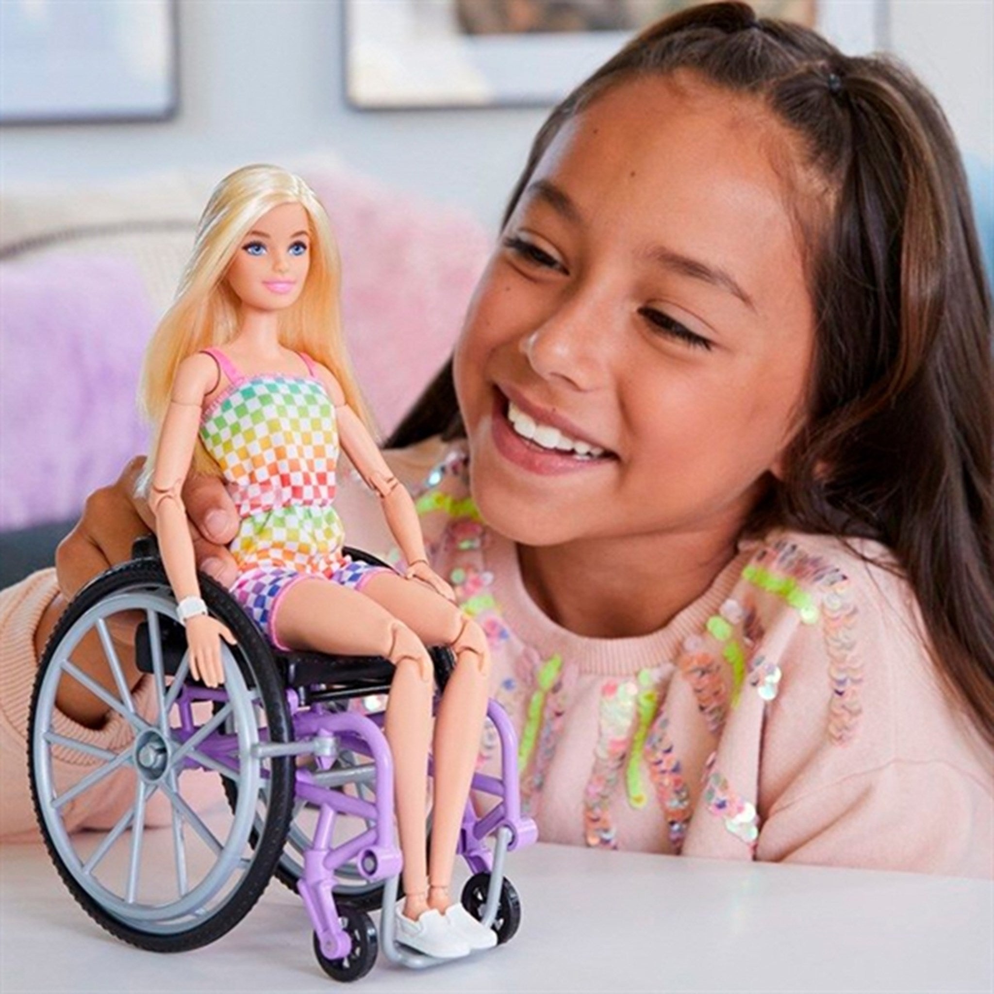 Barbie® Fashionistas™ Wheelchair Checkers 2