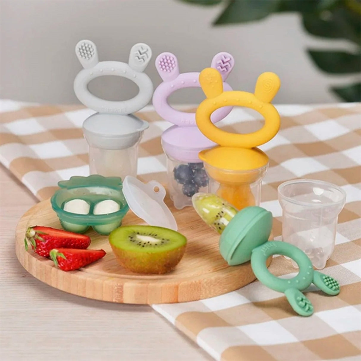 Haakaa Silicone Food Feeder Blush 3