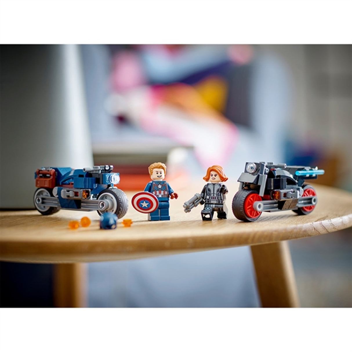 LEGO® Marvel Black Widow & Captain America Motorcycles