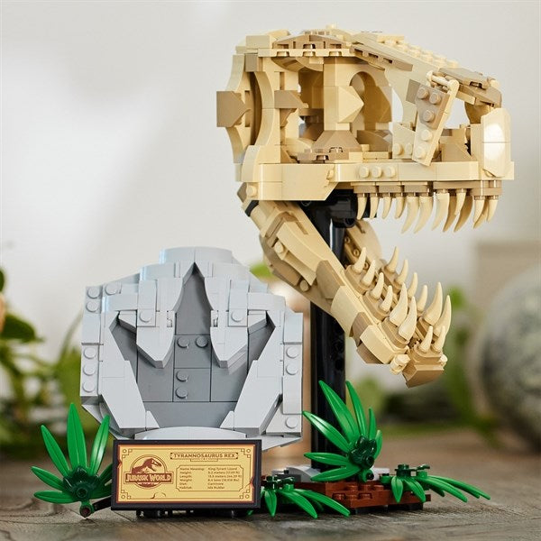 LEGO® Jurassic World™ Dinosaur Fossils: T. Rex Skull