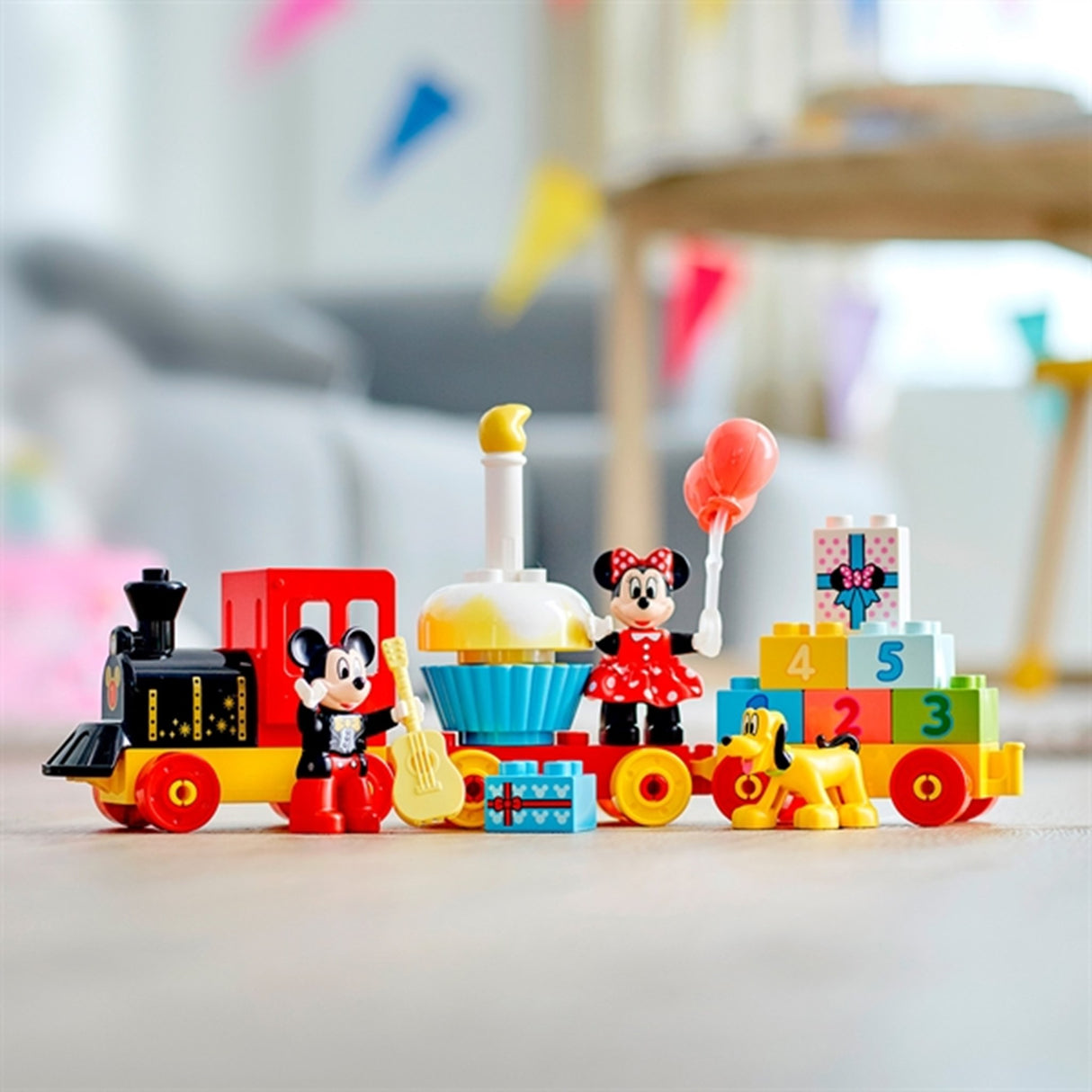 LEGO® DUPLO® Mickey and Minnie Birthday Train 4