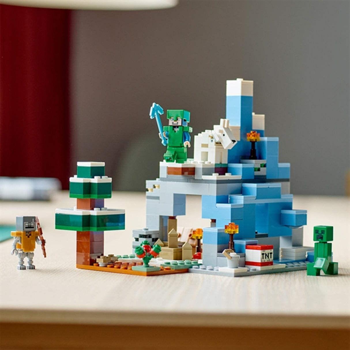 LEGO® Minecraft® The Frozen Peaks 5