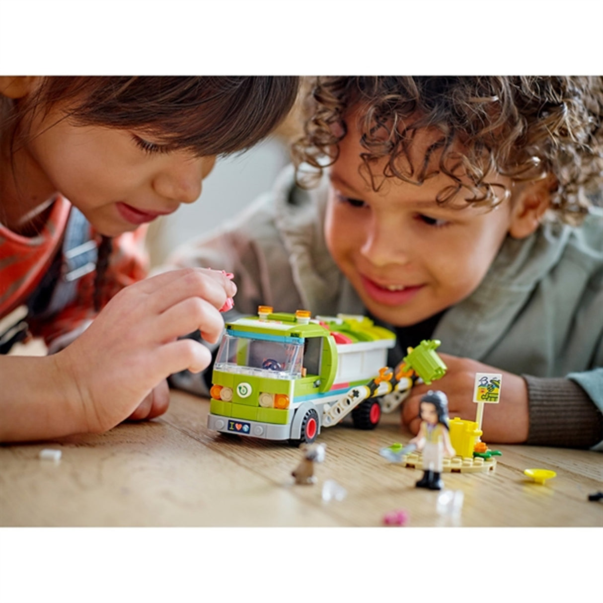 LEGO® Friends Recycling Truck