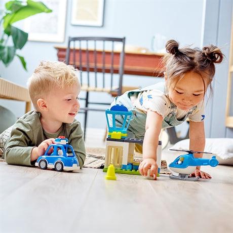 LEGO® DUPLO® Police Station and Helicopter 2