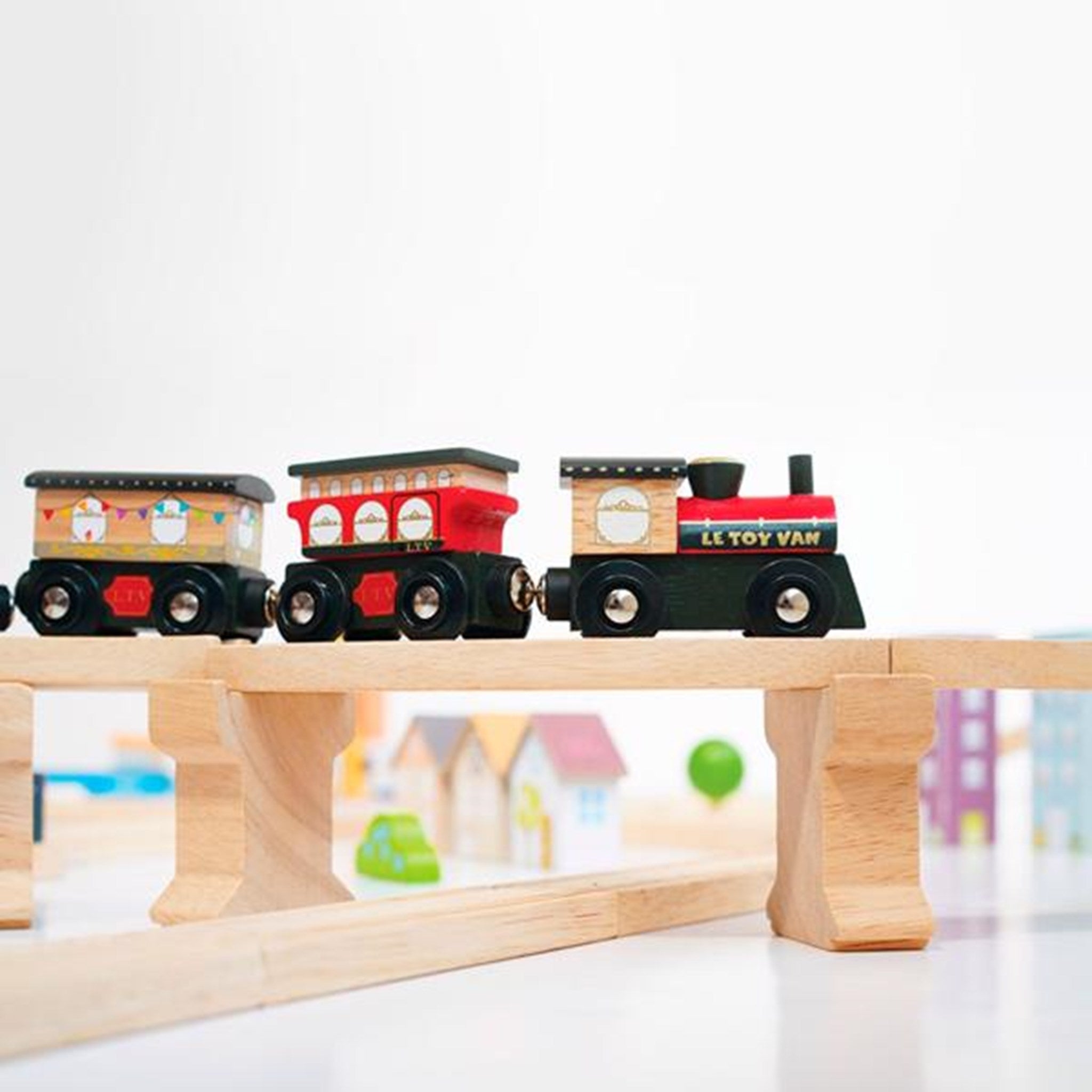 Le Toy Van The Royal Express Train Set 8