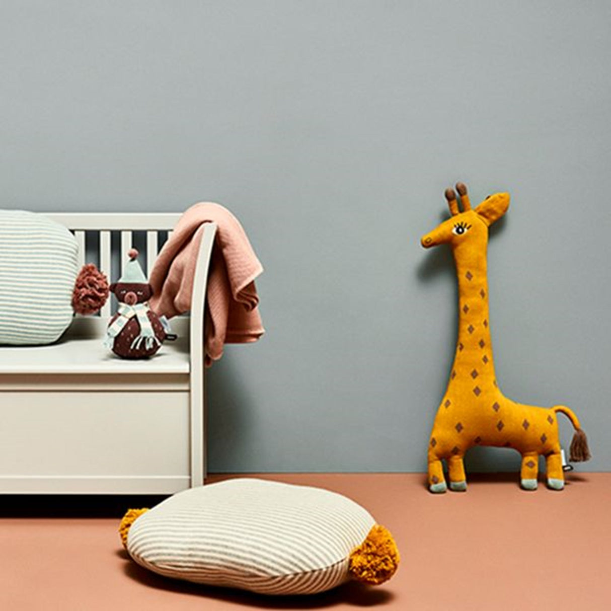 OYOY Noah the Giraffe 3