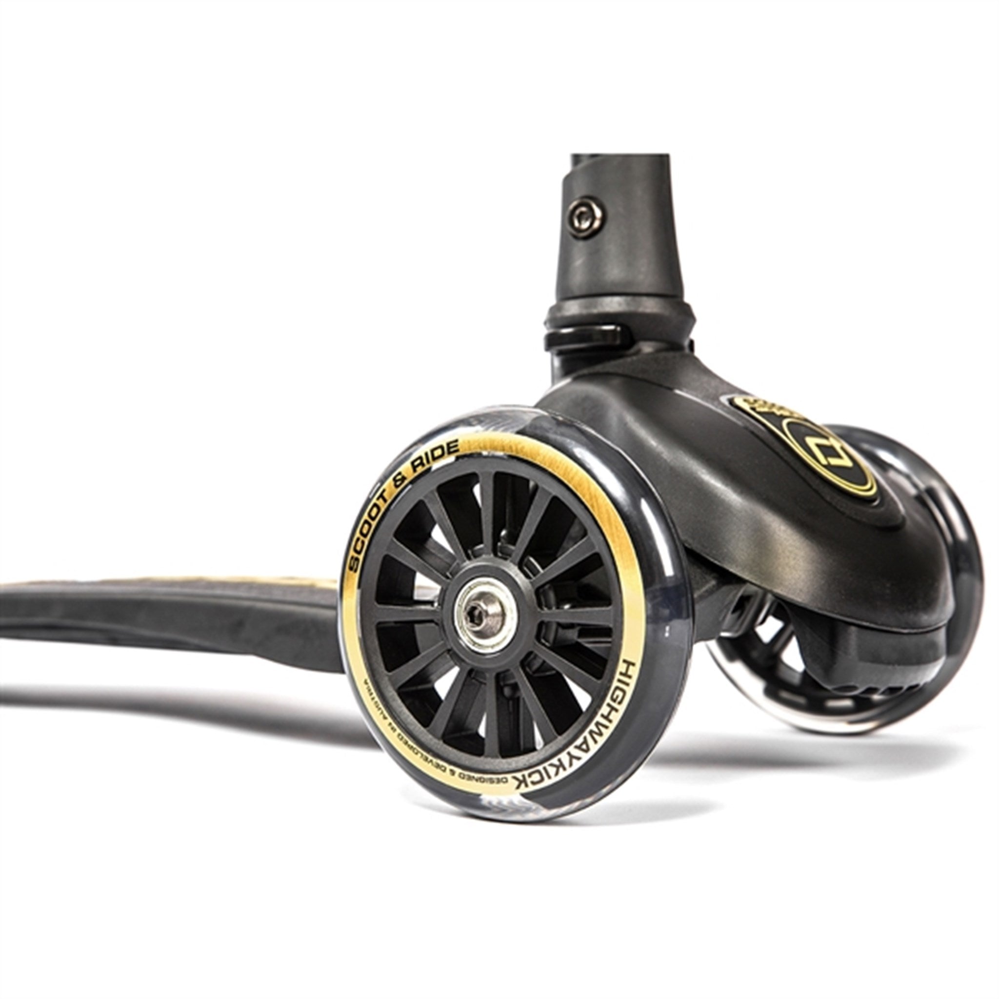 Scoot and Ride Highway Kick 3 LED Black/Gold 5