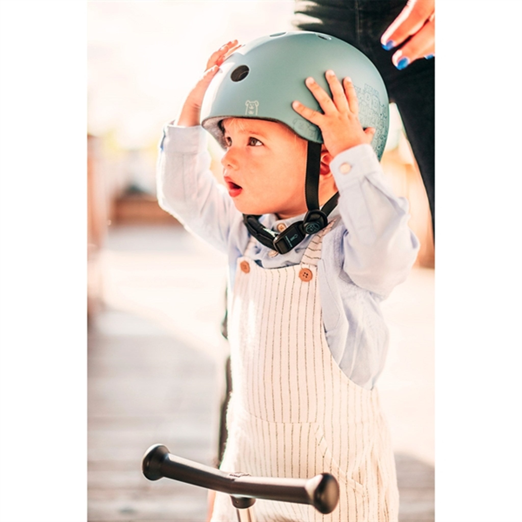 Scoot and Ride Reflective Safety Helmet Forest 4