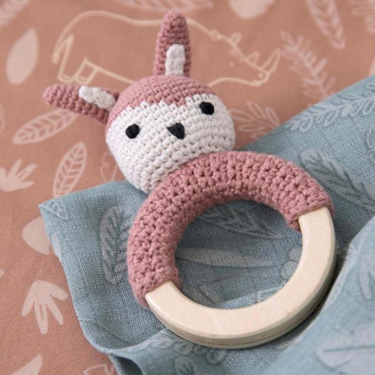 Sebra Knitted Rattle Bunny Siggy Blossom Pink